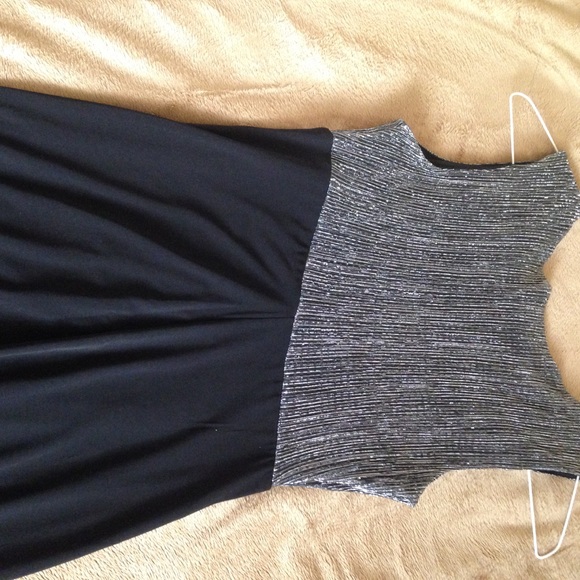Midi Stretchy/Bodycon Dress Metallic top - Picture 3 of 3